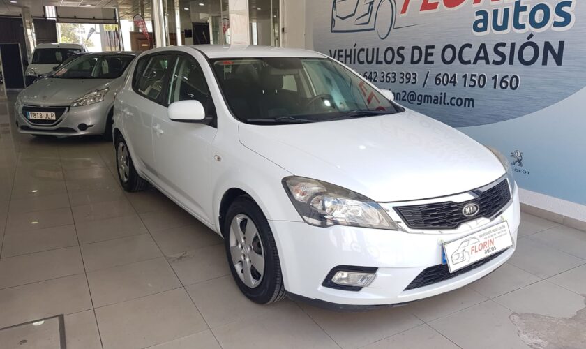 KIA CEED AÑO 2010