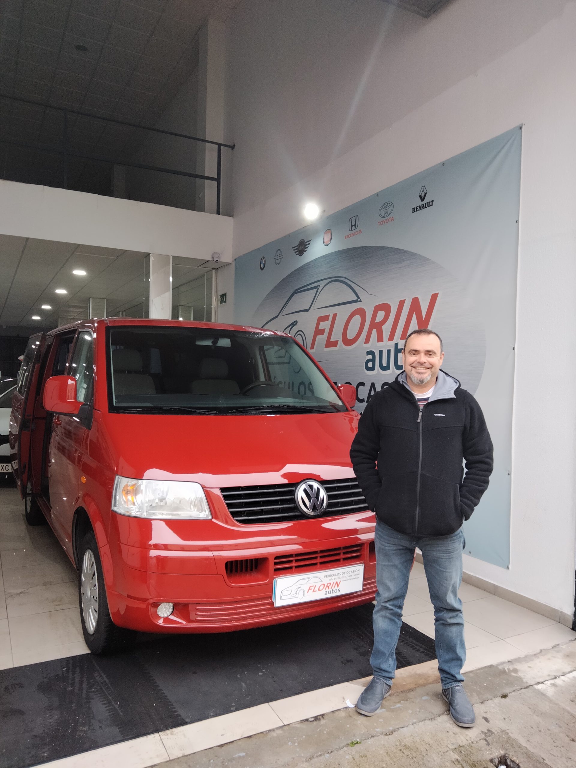 Volkswagen Transporter T5, (1.9 Tdi - 102 CV, Año 2006)